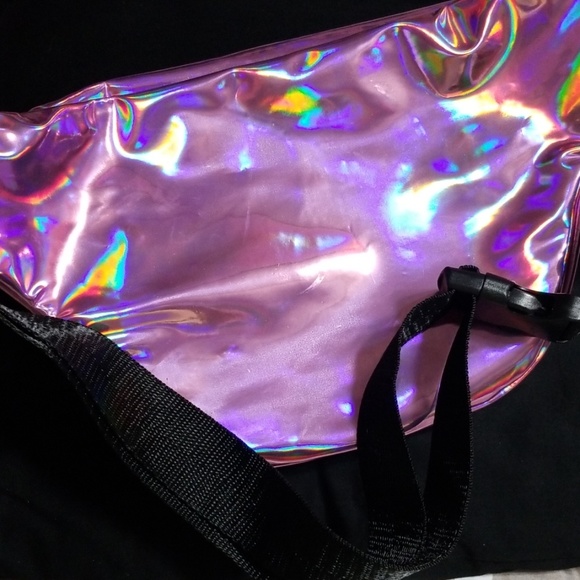 New Holographic Fanny Pack - Picture 4 of 5